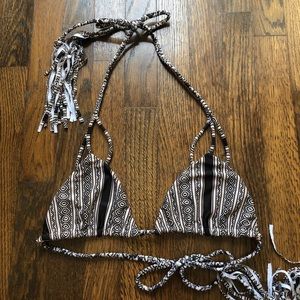 Acacia Locals top in Polynesia, size Medium